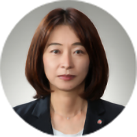 中村 佳代 氏